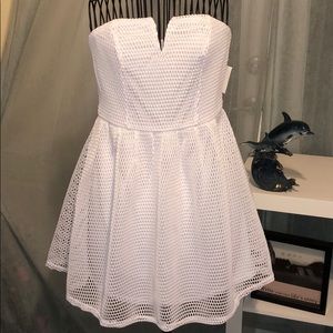 Women’s White Strapless Fishnet Dress Size Medium
